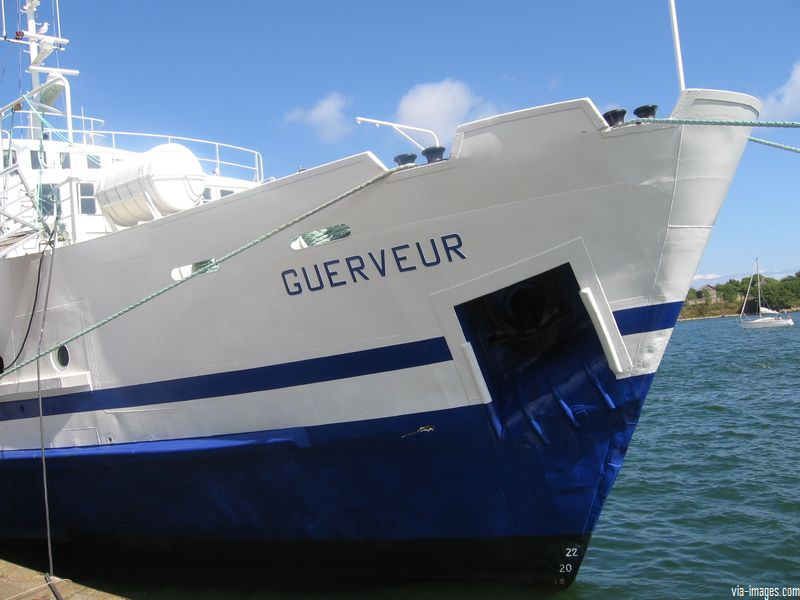 Navire Guerveur