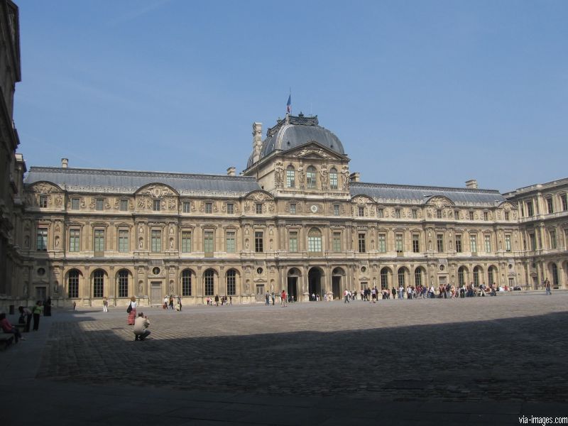 Paris - le Louvre