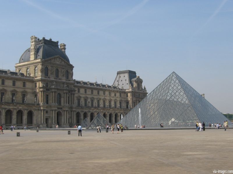 Paris - le Louvre