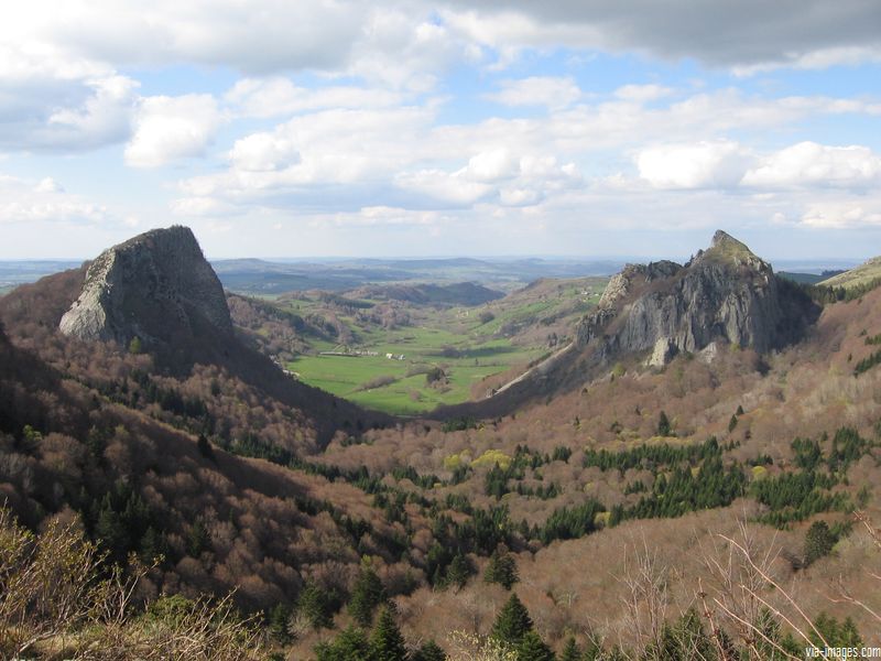 Les roches de Sanadoire et Tuilire